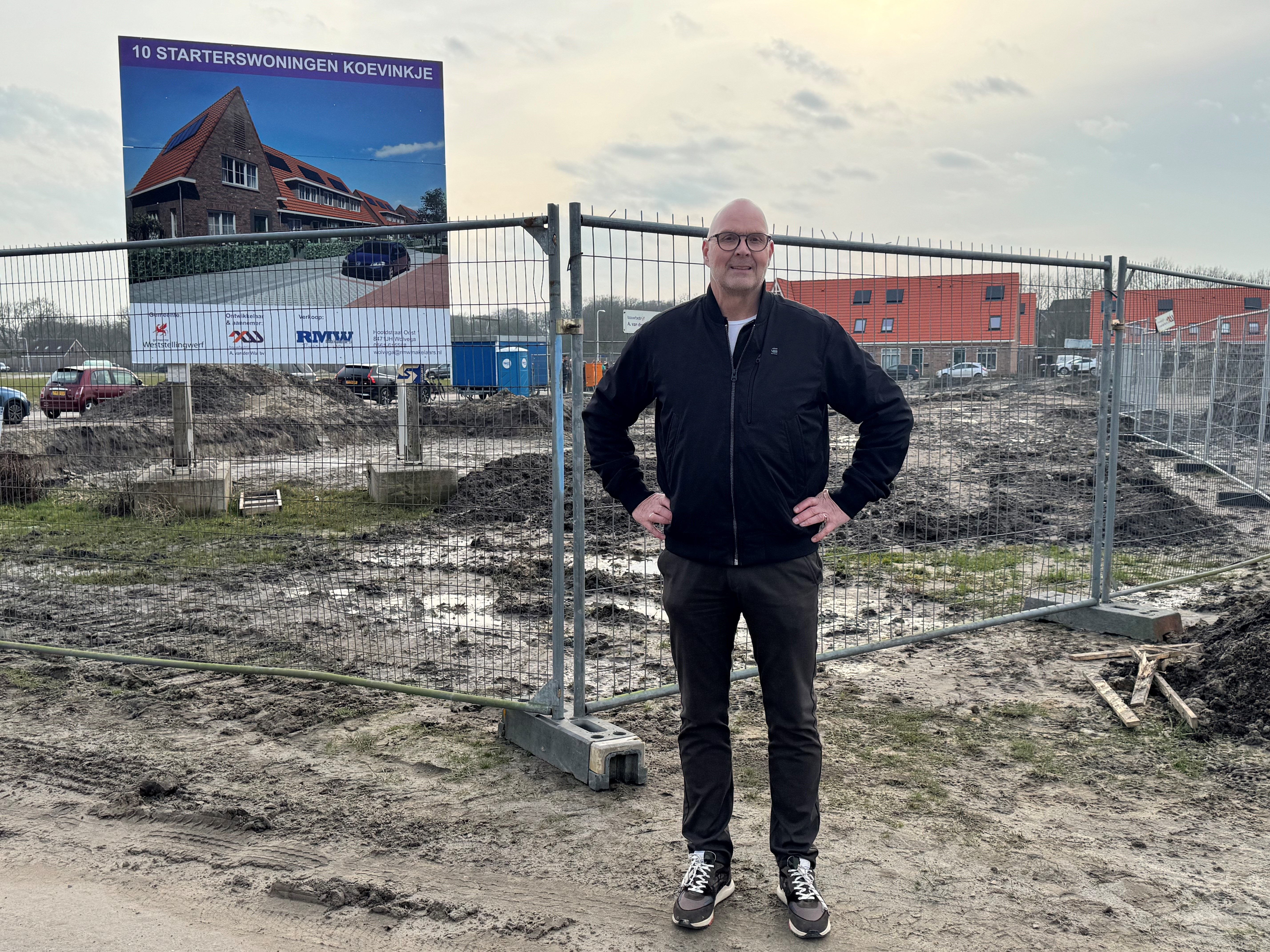 Dorpsaannemer Alan van der Wal bouwt tien starterswoningen in Wolvega