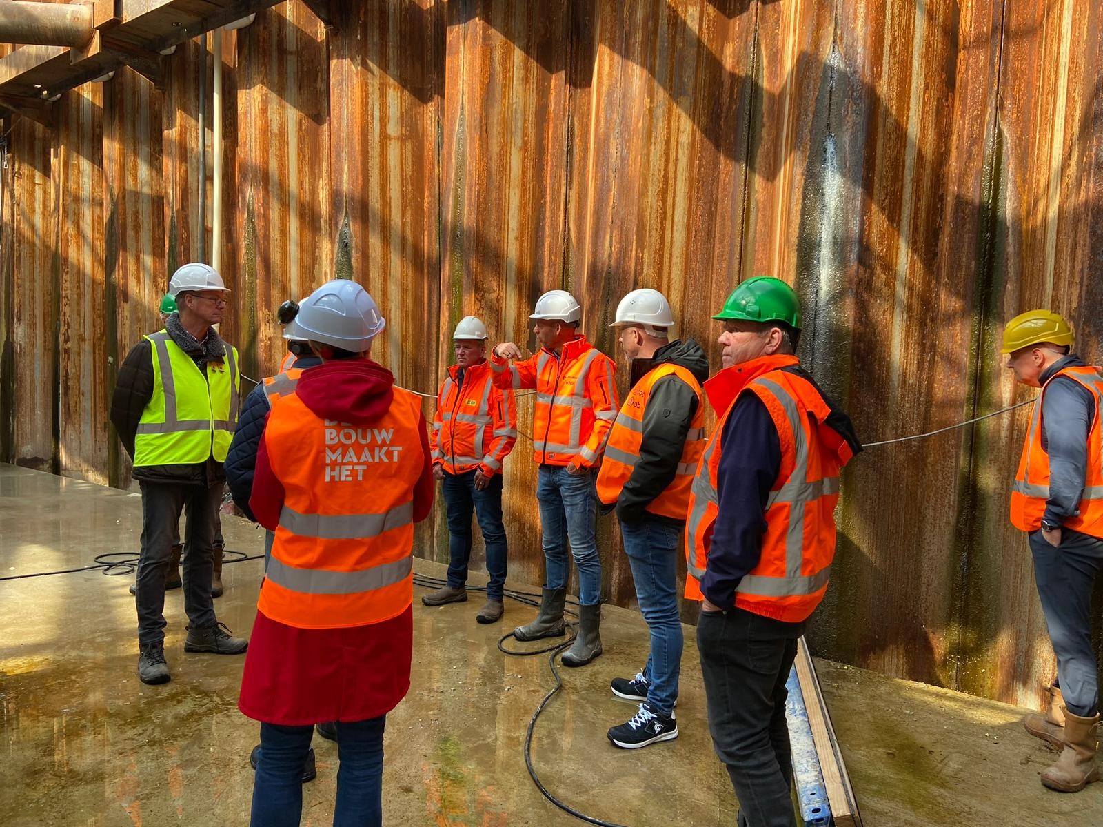 Infraleden laten zich informeren over nieuwbouw gemaal Zoutkamp