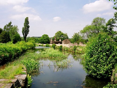 River Erewash with trees along the edge of the water