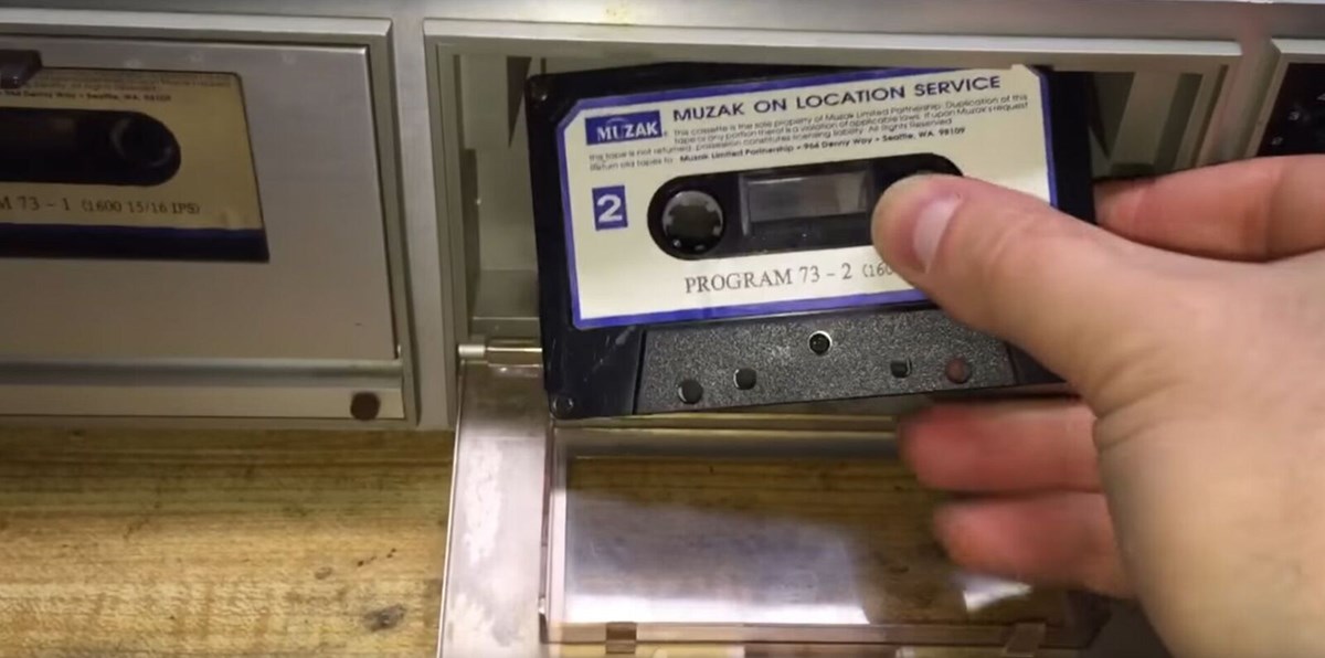 Der er næsten 300 kassettebånd til salg på DBA