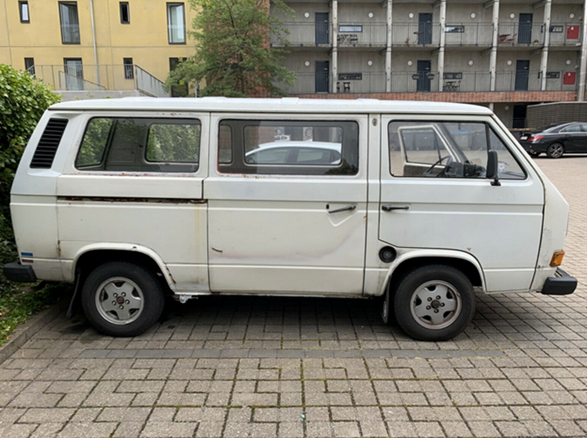 I skrivende stund har Anders fra København NV denne VW T3’er fra 1983 til salg her på DBA for 49.500 kroner.