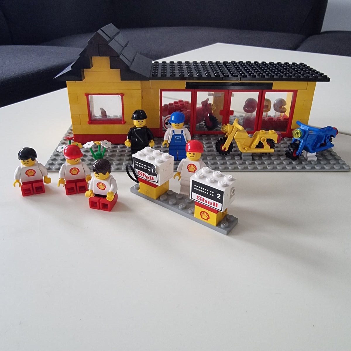 De fine figurer fra Lego City sælger Torben fra Kolding til den nette sum af 150 kroner.