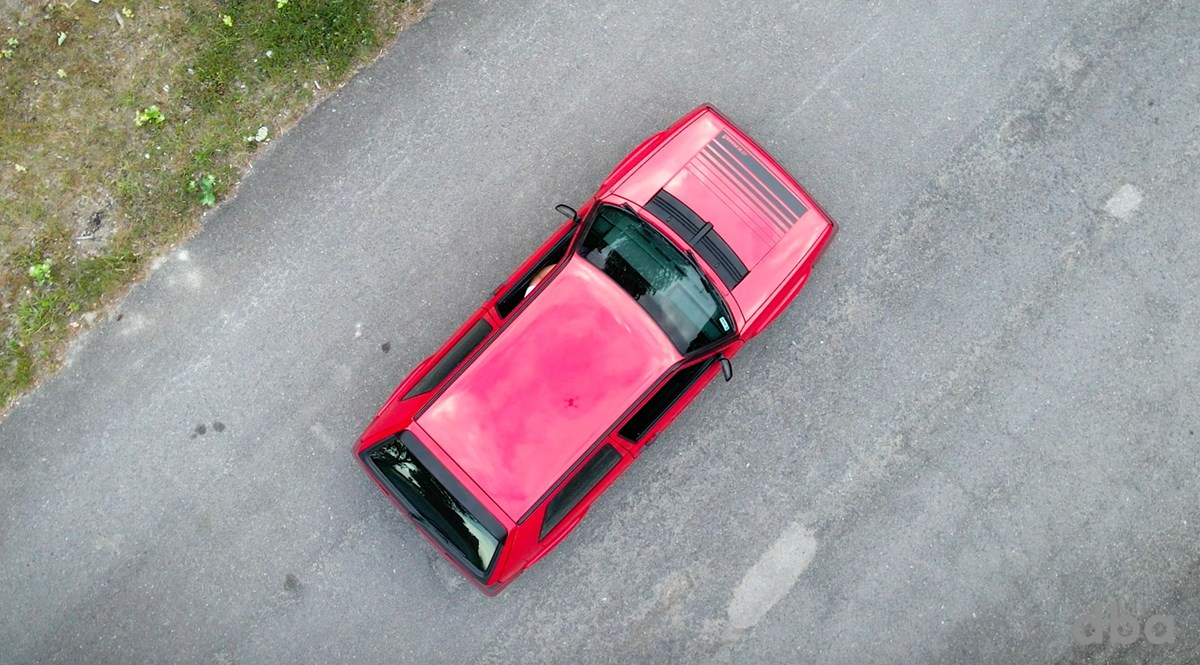 Reservedele fra Porsche Cayenne, en 2,8 liters VR6-motor fra en Golf 3 og en keramisk coating af bilens originale tornado-røde lak