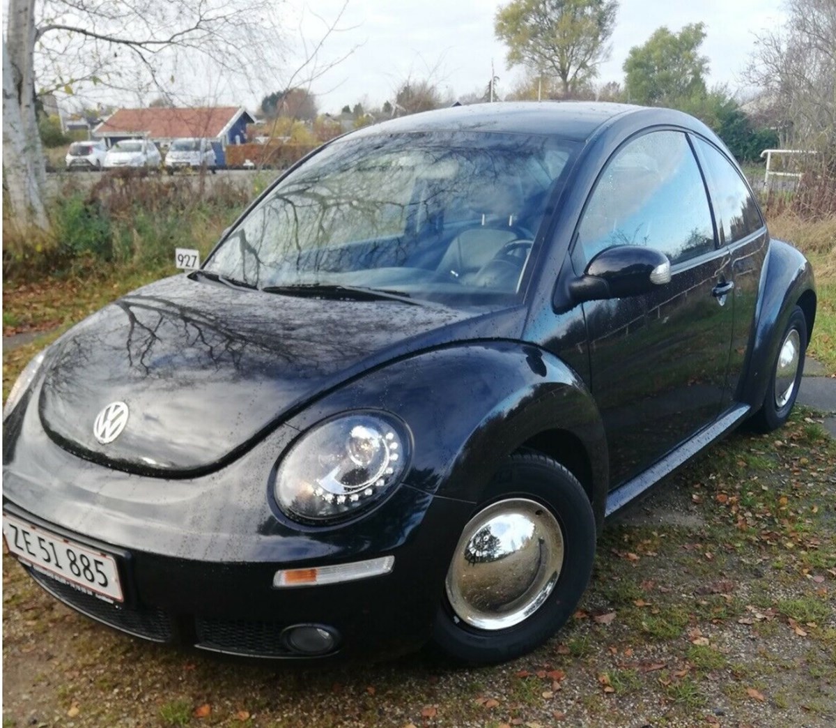 I Glostrup holder denne sorte VW’er og venter på dig. Den har Peter nemlig lige nu til salg på DBA, og i bytte for bilen vil han have 46.900 kroner. Bilen har kørt 180.000 kilometer.