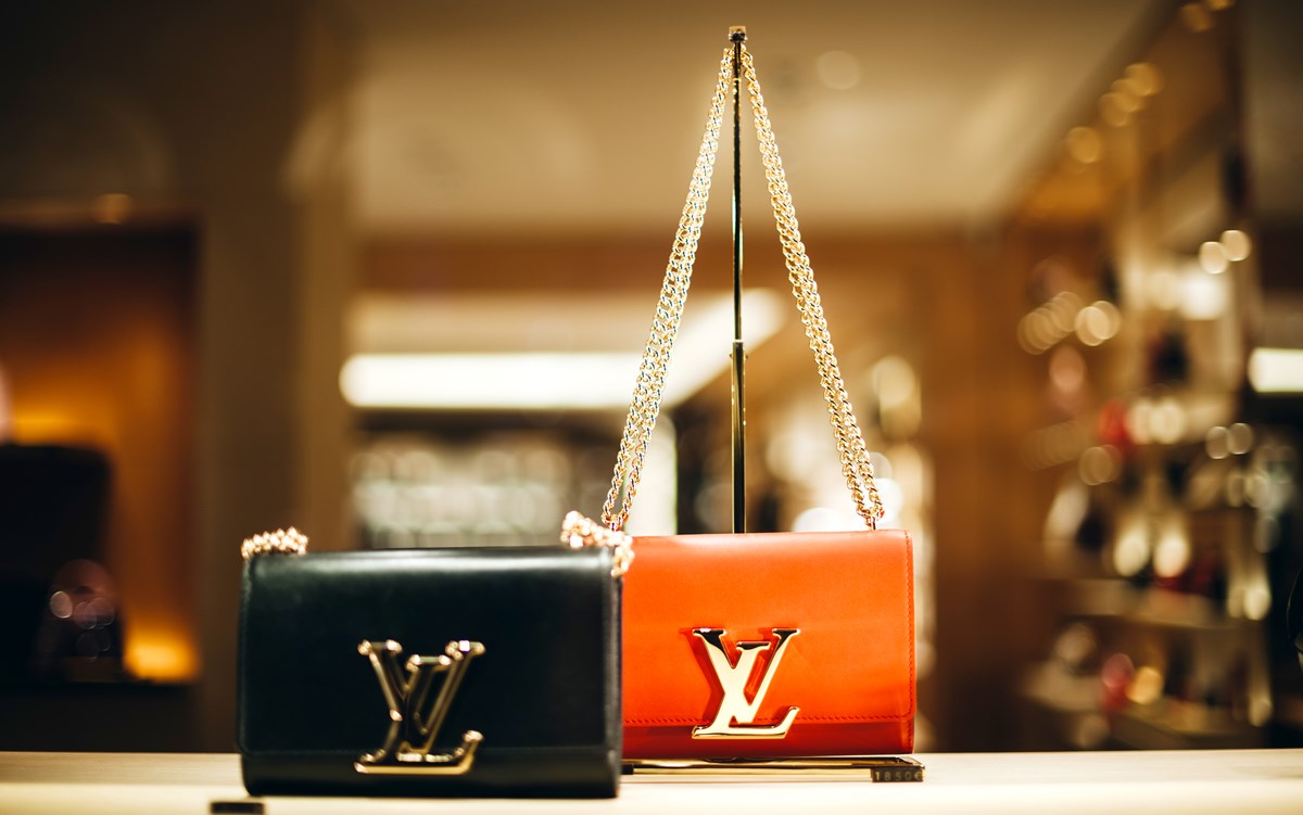 Er du på jagt efter sko fra Louis Vuitton, kan du i kvindeskos-kategorien finde 94 styk, mens der i herrekategorien er sat 60 til salg