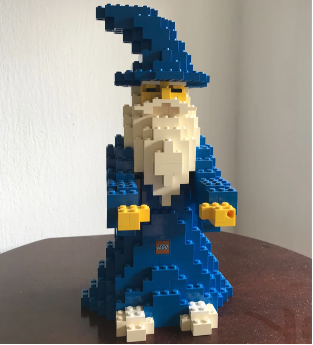 Sarah fra Ørbæk sælger denne Lego-troldmand for 850 kroner.