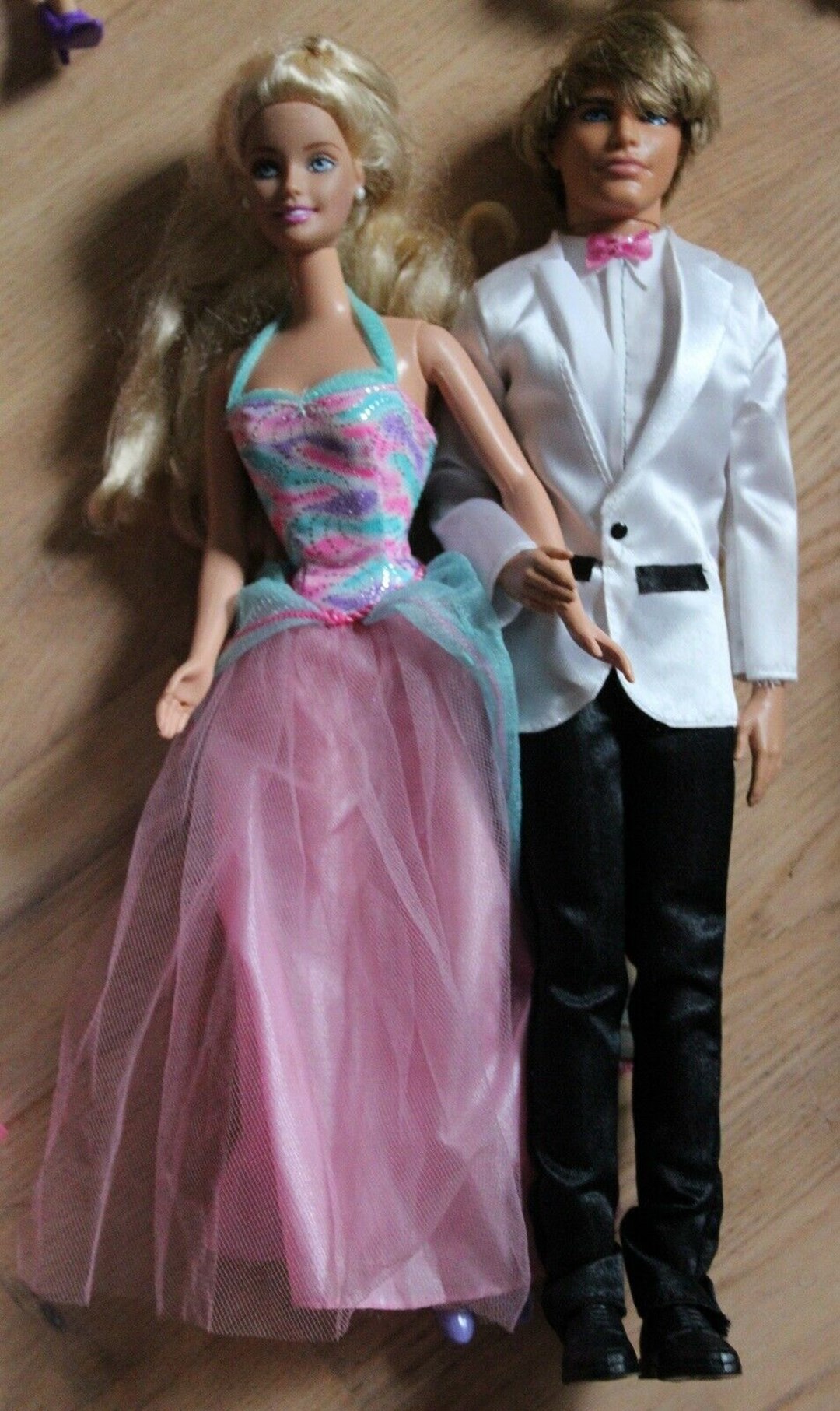 Et flot par til kun 100 kroner. Kirstine fra Ansager sender gerne Barbie og Ken til dig, hvis ikke du selv kommer forbi og henter dem.