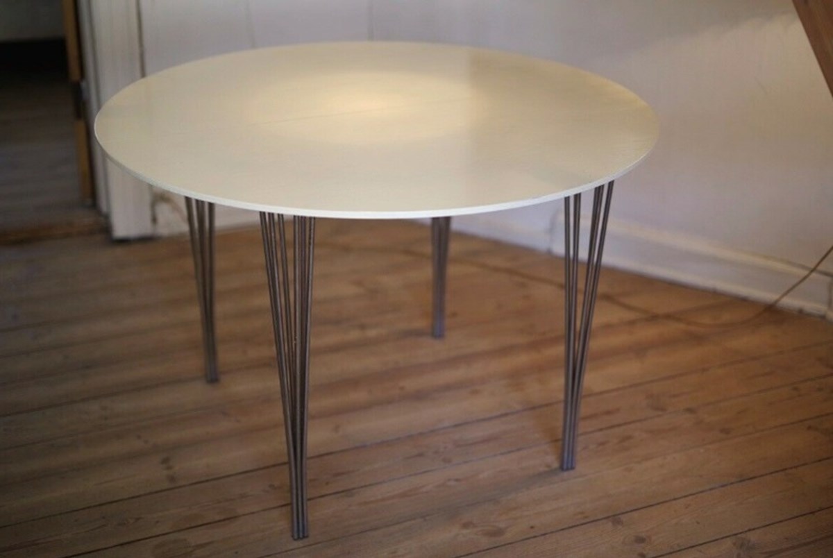 Dette Piet Hein-spisebord er i skrivende stund til salg på DBA til 3.000 kroner. Det er Mikkel fra København N, der har bordet til salg