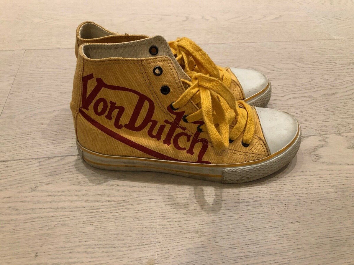 Von Dutch var et af tidens mest populære mærker. Lisbeth sælger disse sko i størrelse 36,5 for 100 kroner, hvis du vil klæde dig i ægte 00’er-stil.