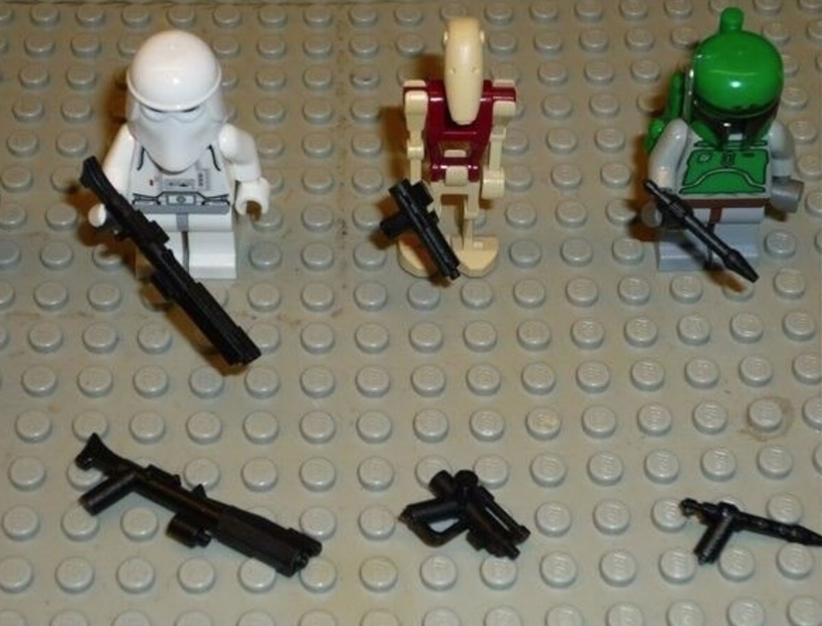 Bjarne fra Skævinge har sat en del Lego til salg på DBA. Blandt andet også disse Star Wars-figurer og tilhørende våben. Han sælger alle våben i sættet for 120 kroner, men er også villig til at sælge to af hvert våben for 199 kroner