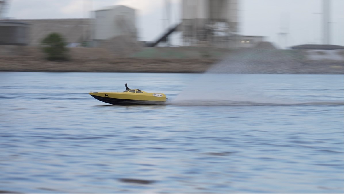 DBAs dyreste fjernstyrede båd kan ramme en fart på omkring 90 kilometer i timen.