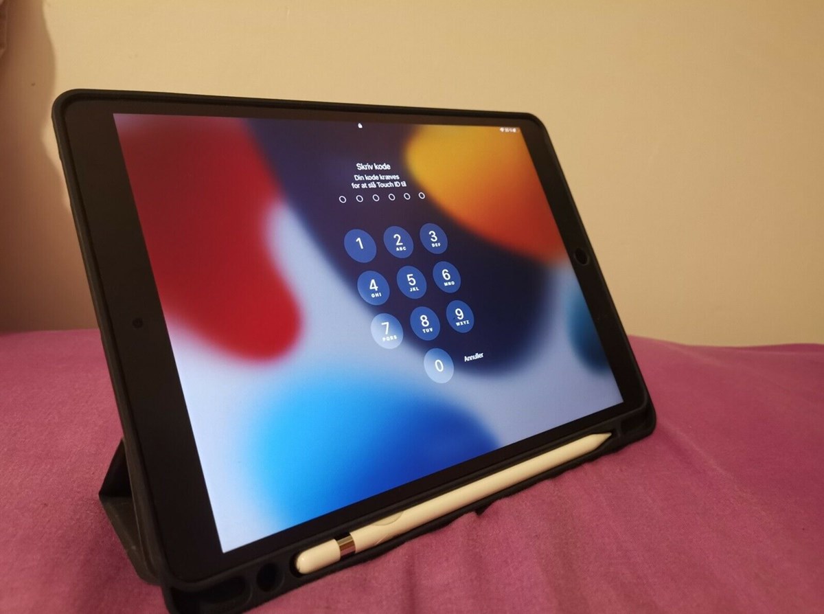 3.100 kroner har John fra Kolding denne iPad Pro til salg for på DBA i skrivende stund. Ipaden har 256 GB, og den er sort.