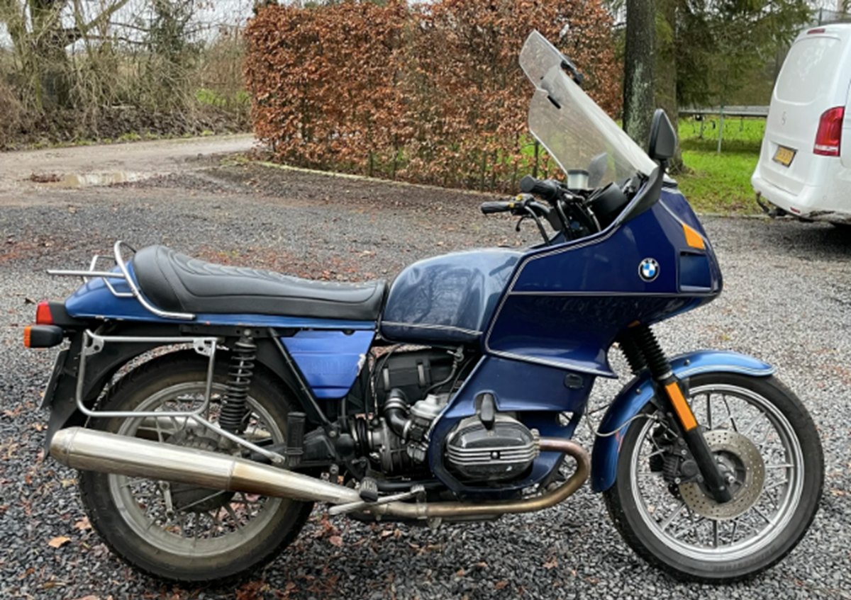 Jan fra Helsinge ha ri skrivende stund denne BMW R100 T motorcykel til salg her på DBA. Han vil have 40.000 kroner i bytte for den.