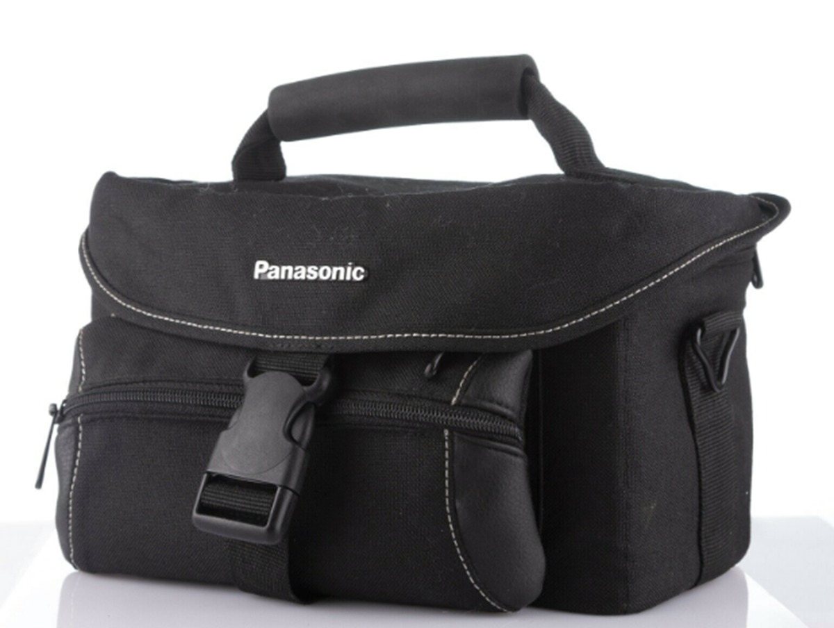 Jonas fra Aalborg sælger i skrivende stund denne Panasonic taske til videokamera for 250 kroner her på DBA.