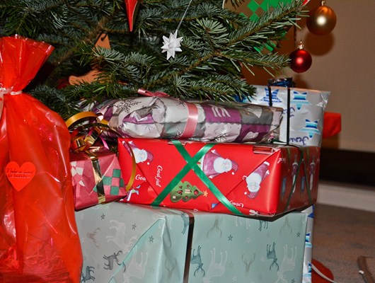 Disse second hand-gaver ligger under træet i år