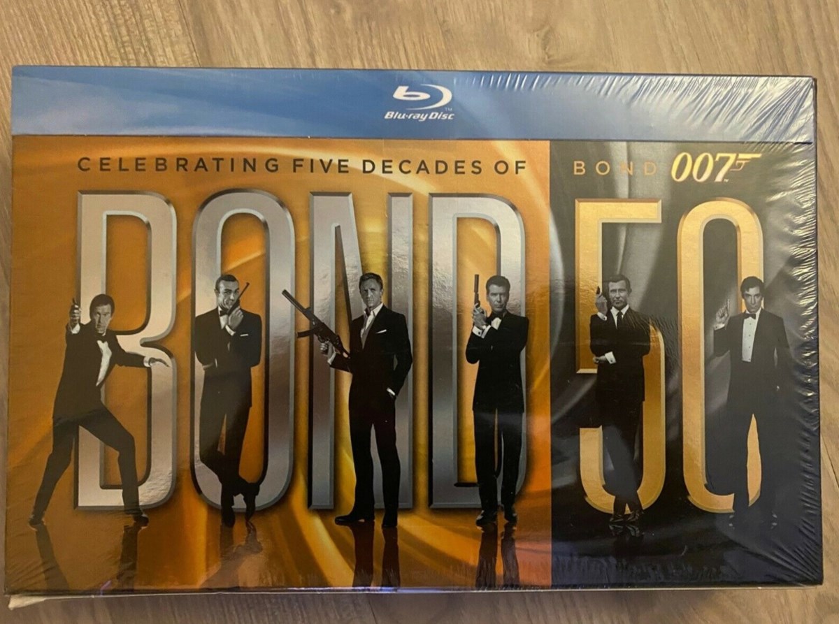 Bond, James Bond. 1.200 kroner håber en DBA-bruger i skrivende stund at få for hele James Bond-”serien” på DBA. Så hvis du er vild med Sean Connery, pistoler, flotte damer og action, kan du tage til København S og hente alle filmene, eller du kan få dem sendt