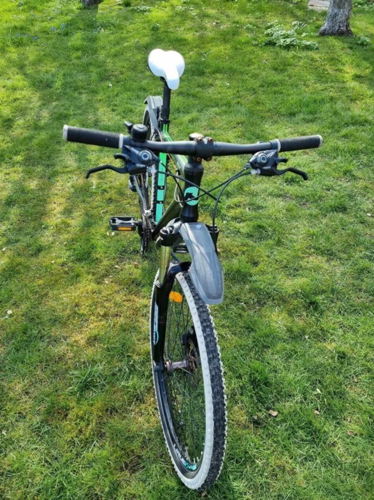 Rene fra Solrød Strand sælger denne mountainbike på DBA. Han håber at få 1.500 kroner for den. Cyklen er af mærket Nishiki Reno og er en hardtail med 26” tommer