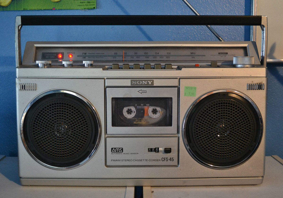 Sony CFS-45L fra midten af 70’erne var en af de mange ghettoblastere, der kunne optage musik fra radioen