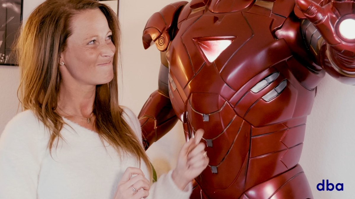 Maria ved, at Iron Man har købt hende noget tålmodighed hos kæresten. Måske hun har fået lov til at købe en taske eller to?