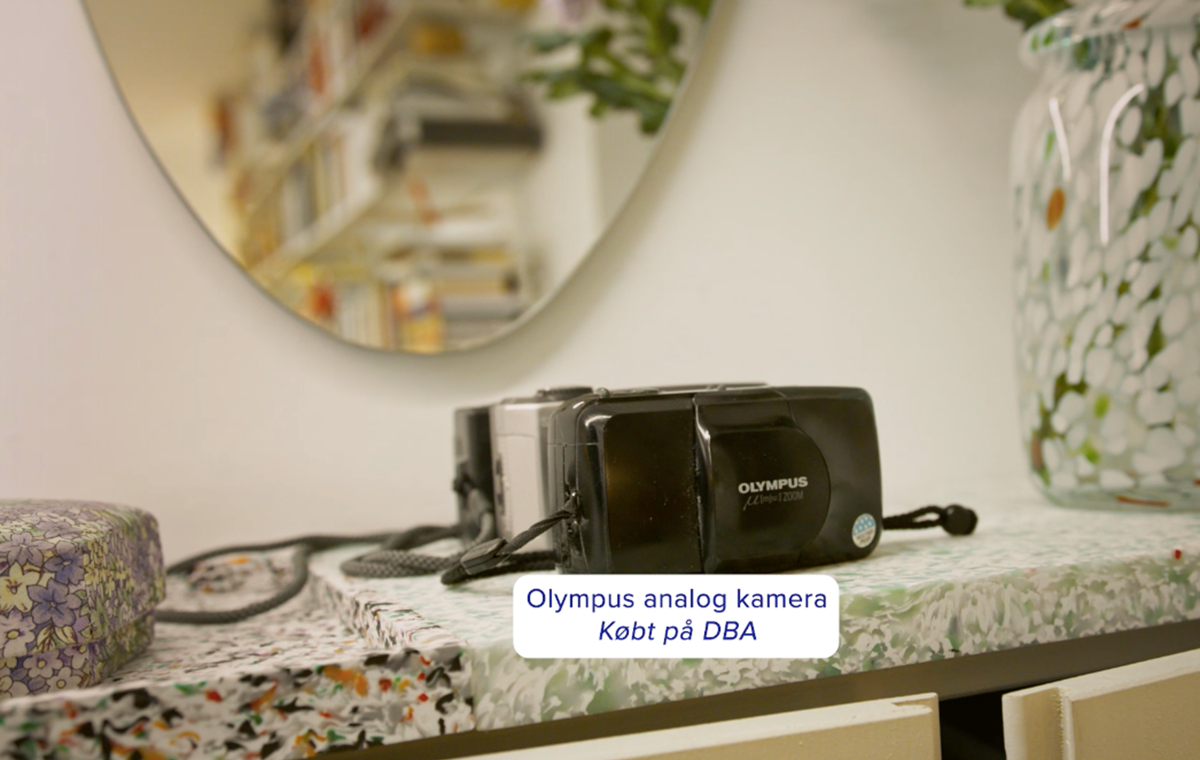 Frederikke har købt dette Olympus analogkamera på DBA, og det er et af hendes favoritfund. 
