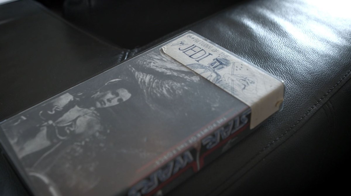 Dette VHS-bånd indeholder den eneste danskproducerede Star Wars film, lavet af en gruppe teenagere på stramt budget.
