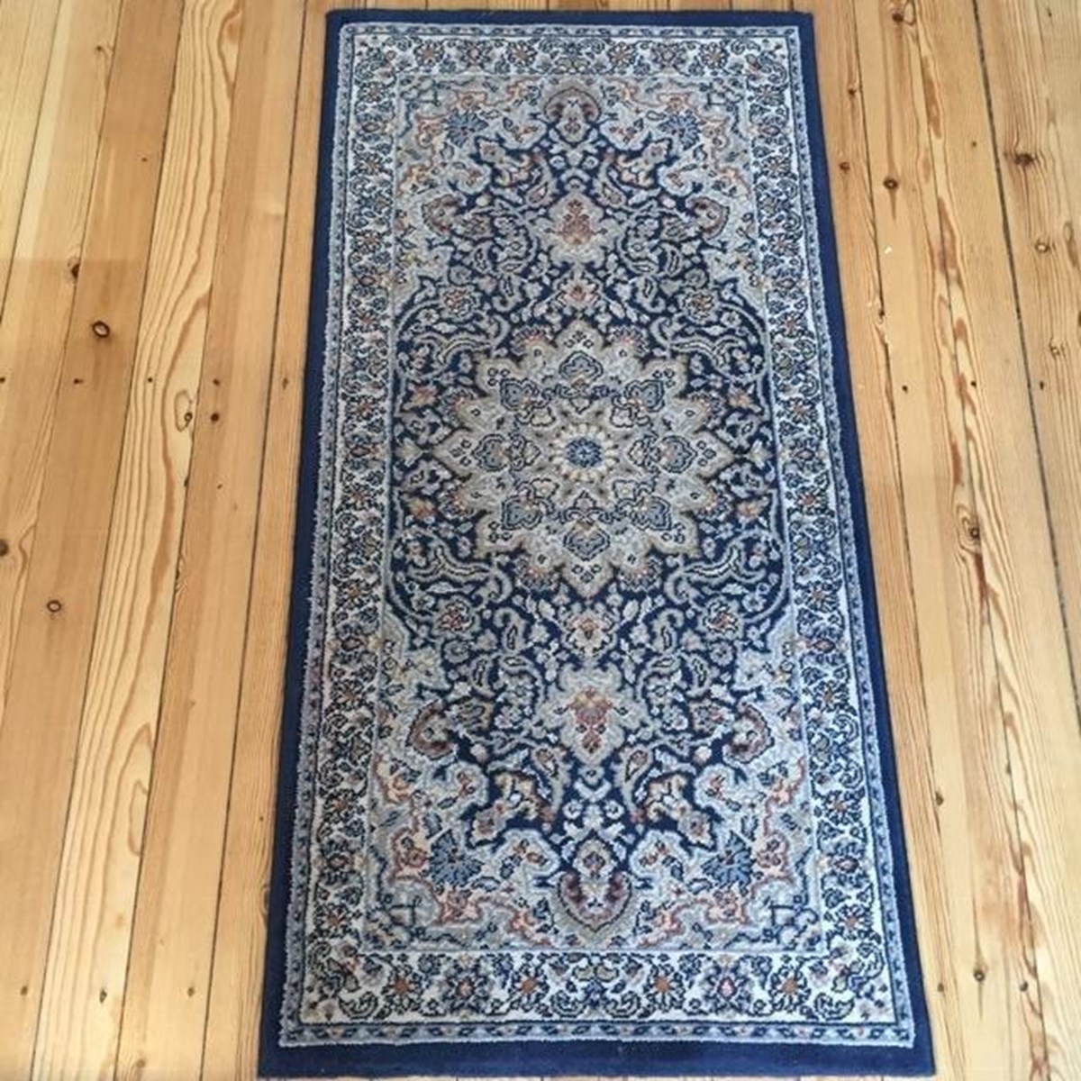 For et par år siden købte Rikke dette persiske tæppe for 50 kroner. Hun blev senere træt af det og solgte det for 350 kroner.