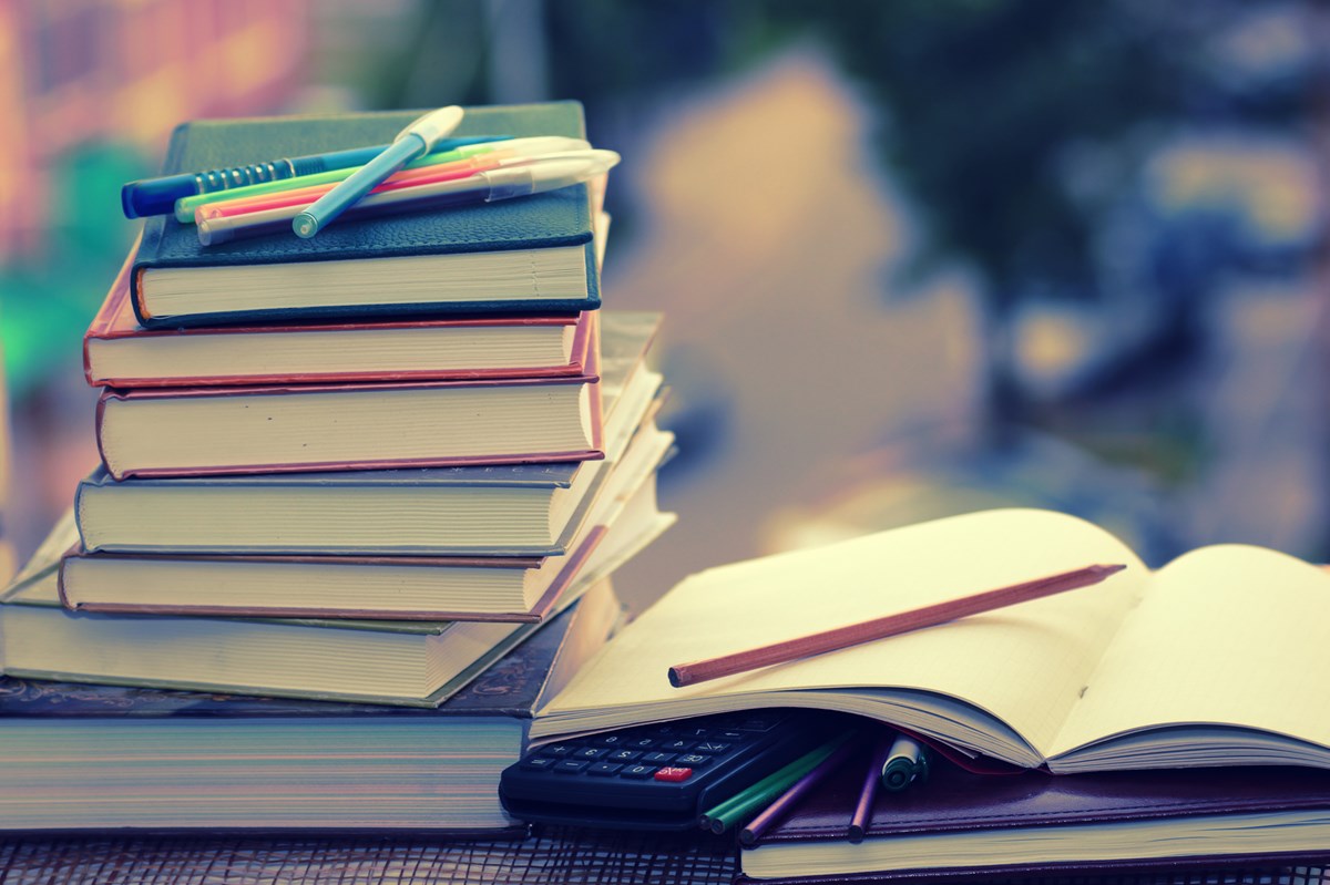 Kig efter studierelevante samlinger af bøger på DBA – lige nu er der mere end 47.000 forskellige bøger i kategorien ’faglitteratur’ på DBA