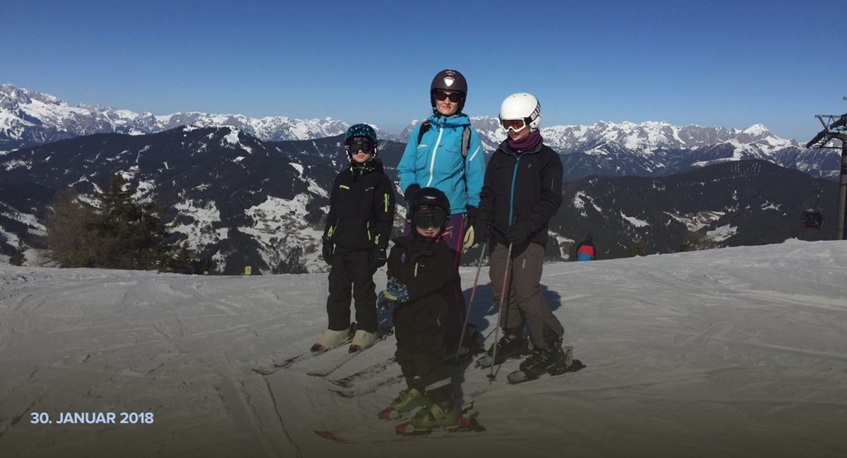 Når Rikke og familien tager på skitur, er det i brugte klæder og udstyr til ungerne. Det er der store besparelser ved
