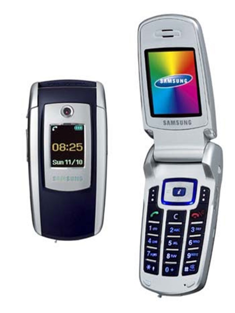 Samsung E70 var den første klaptelefon uden en ekstern antenne