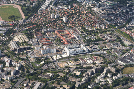 Une image contenant Photographie aérienne, Vue plongeante, aérien, maison

Le contenu généré par l’IA peut être incorrect.