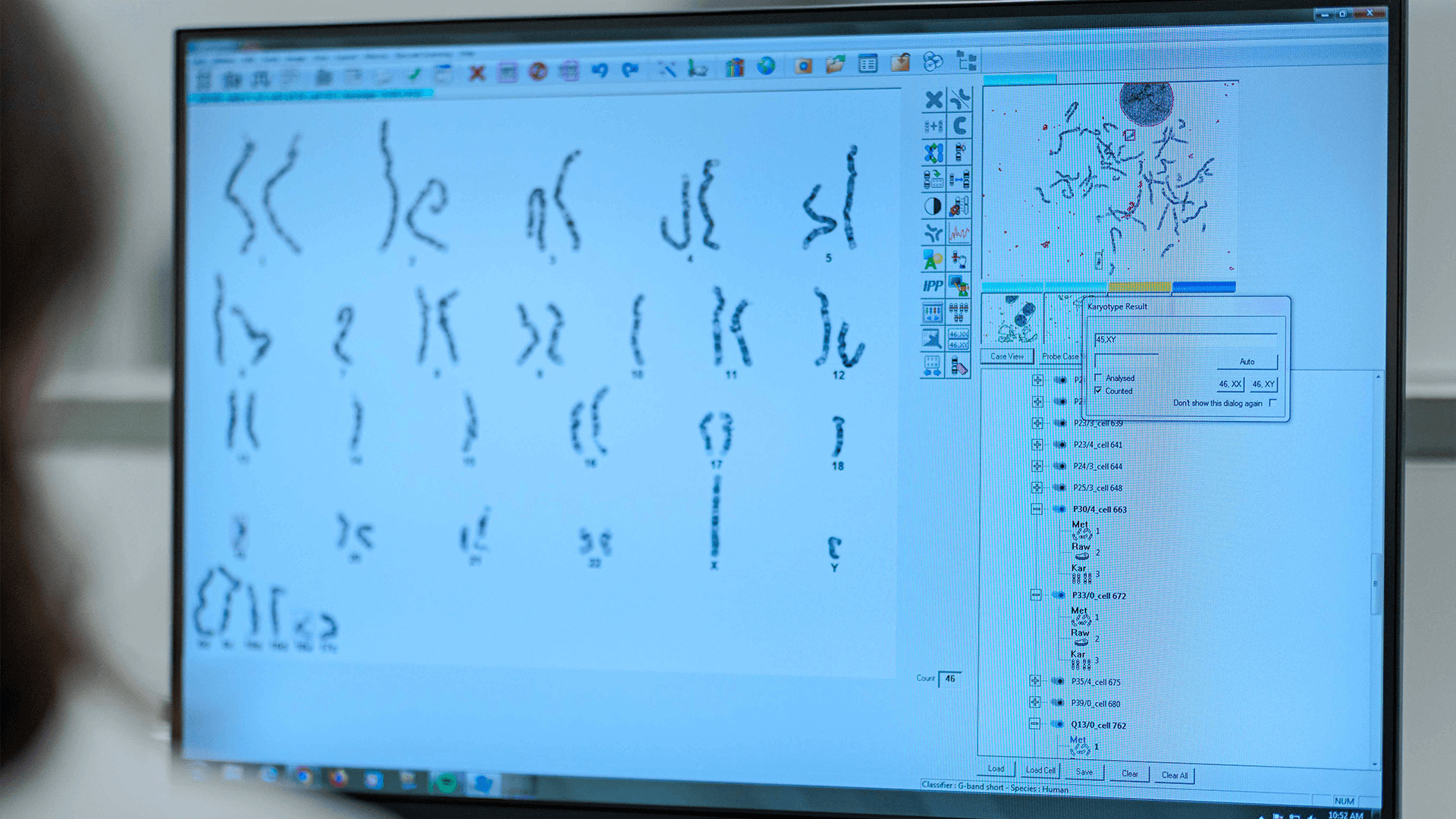 profissional no laboratório 