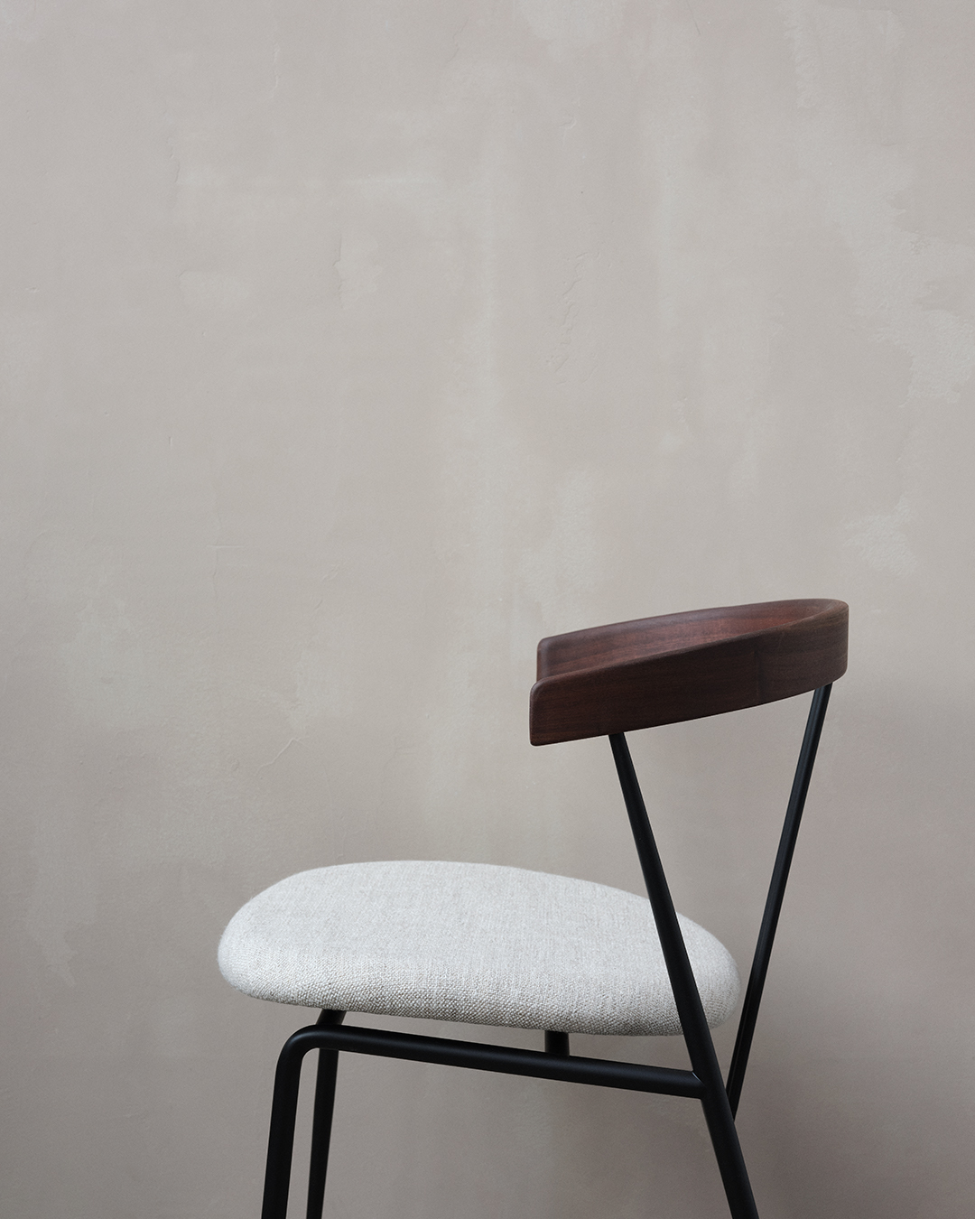 GUBI Violin Dining Chair, Seat Upholstered GUBI Violin Dining Chair, Seat Upholstered
