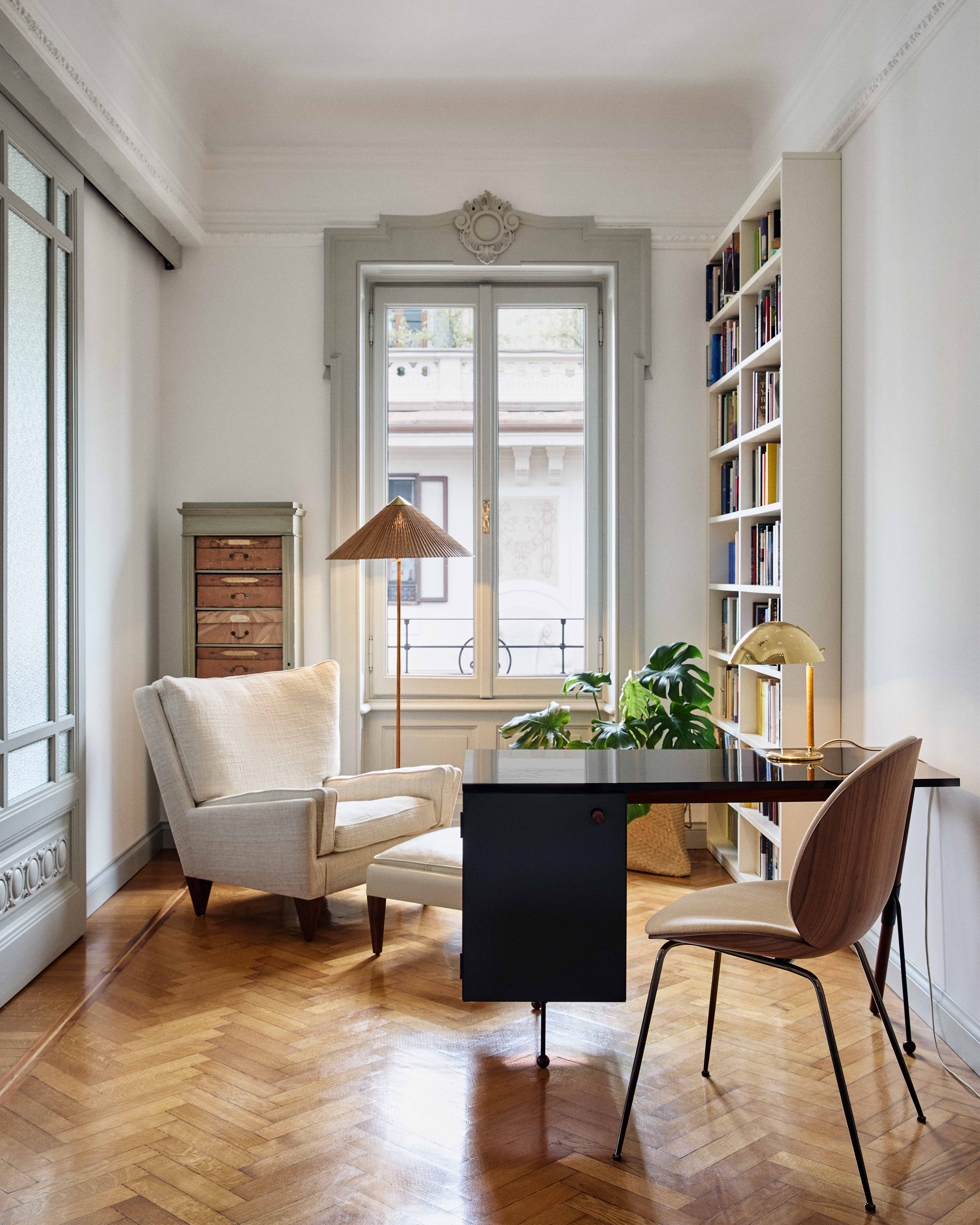 GUBI 62 Desk