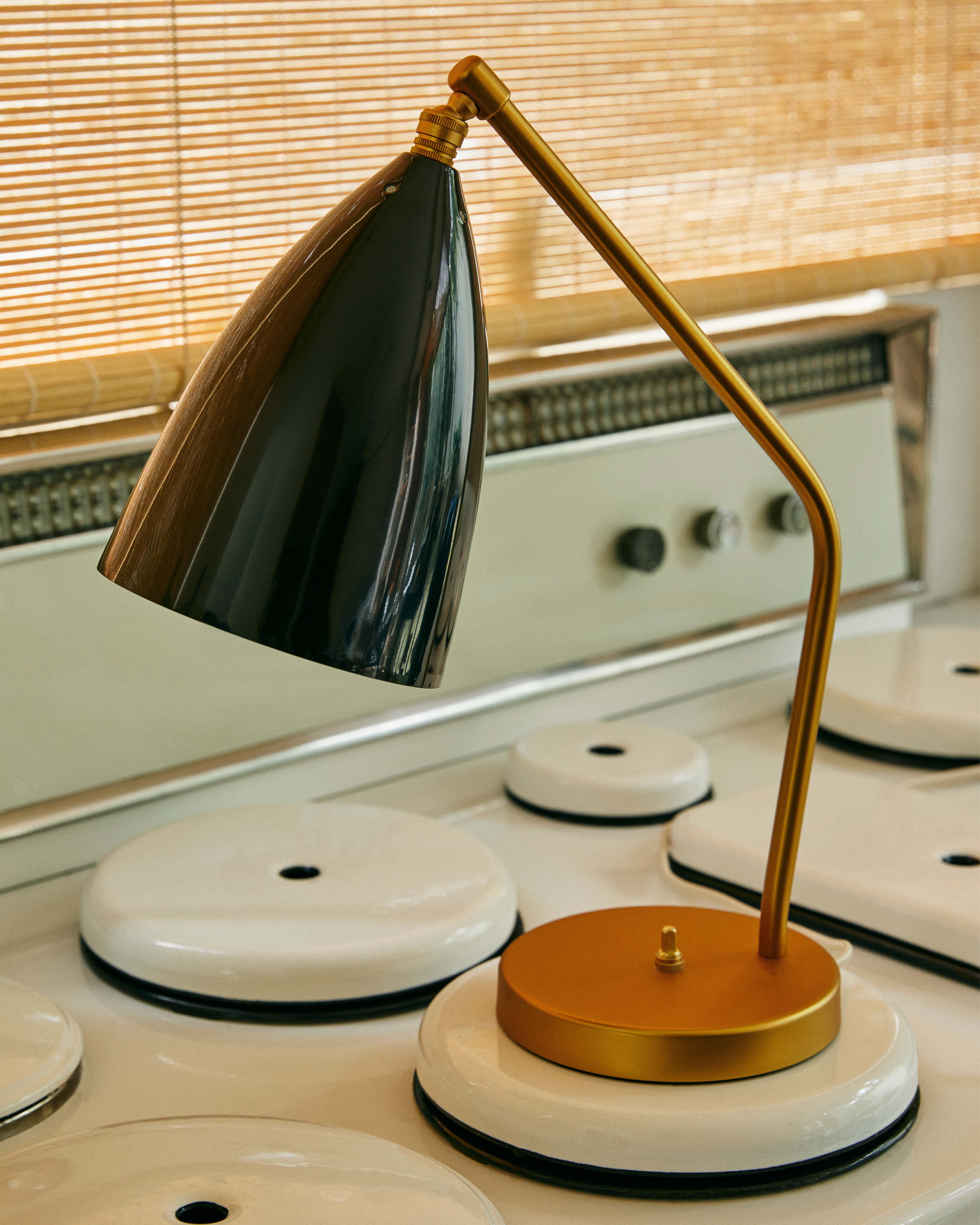 GUBI Gräshoppa Table Lamp