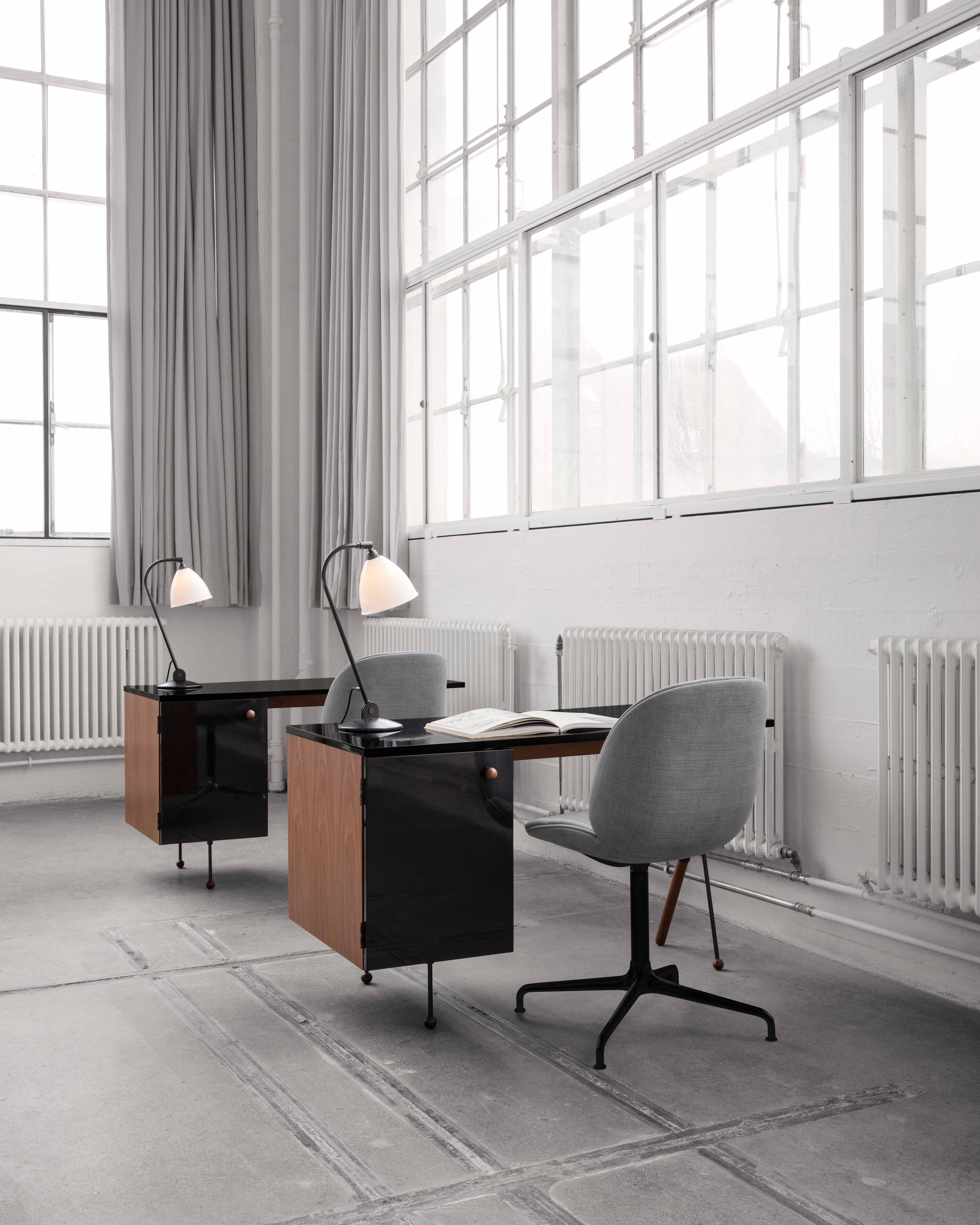 GUBI 62 Desk