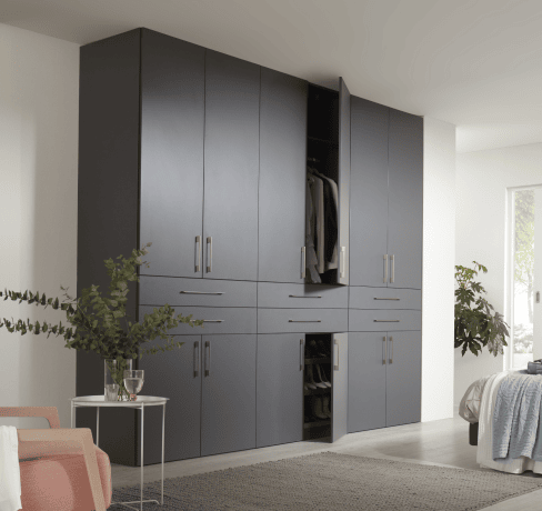 Antraciete draaideurkast voor kleding