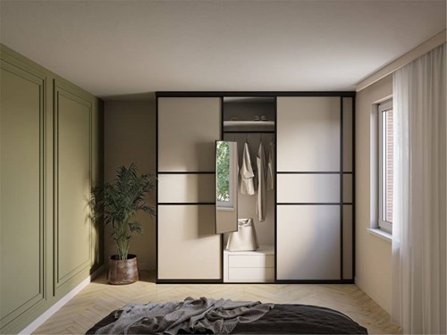 Kledingkast met schuifdeuren