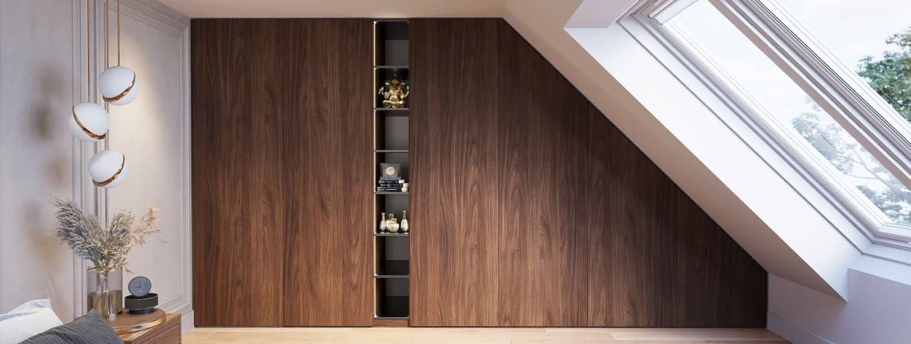 Kast met schuifdeuren onder schuin dak