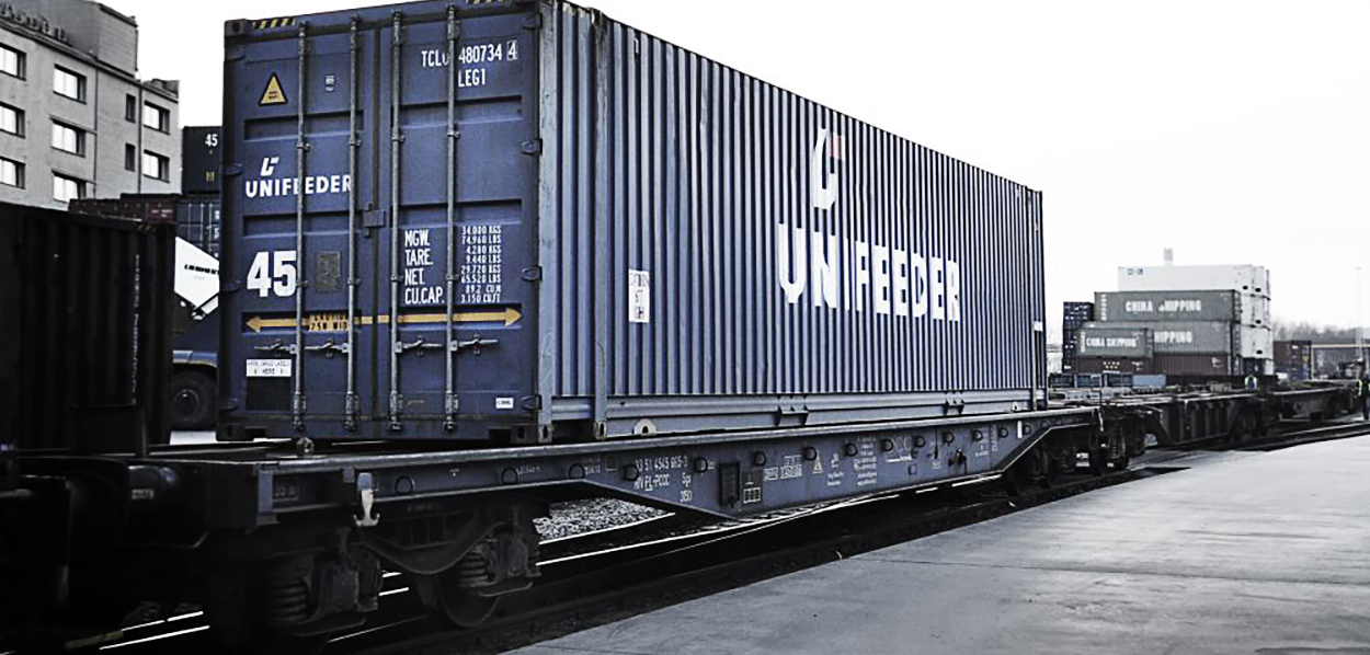 <h1><span class="text-athletic-green">World class container tracking</span> with PWA</h1>
<p><span class="text-athletic-green">Unifeeder</span></p>
