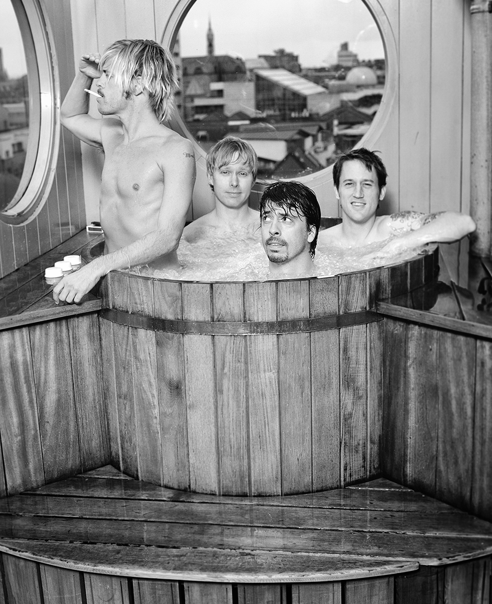 Foo Fighters - Hot Tub