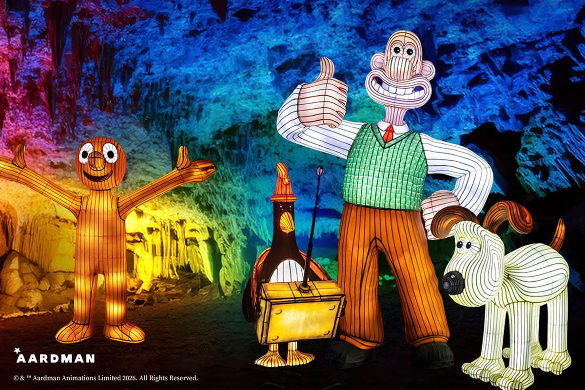Wallace & Gromit, Shaun the Sheep and Feathers McGraw in lantern form, pose in the Cheddar Gorge caves