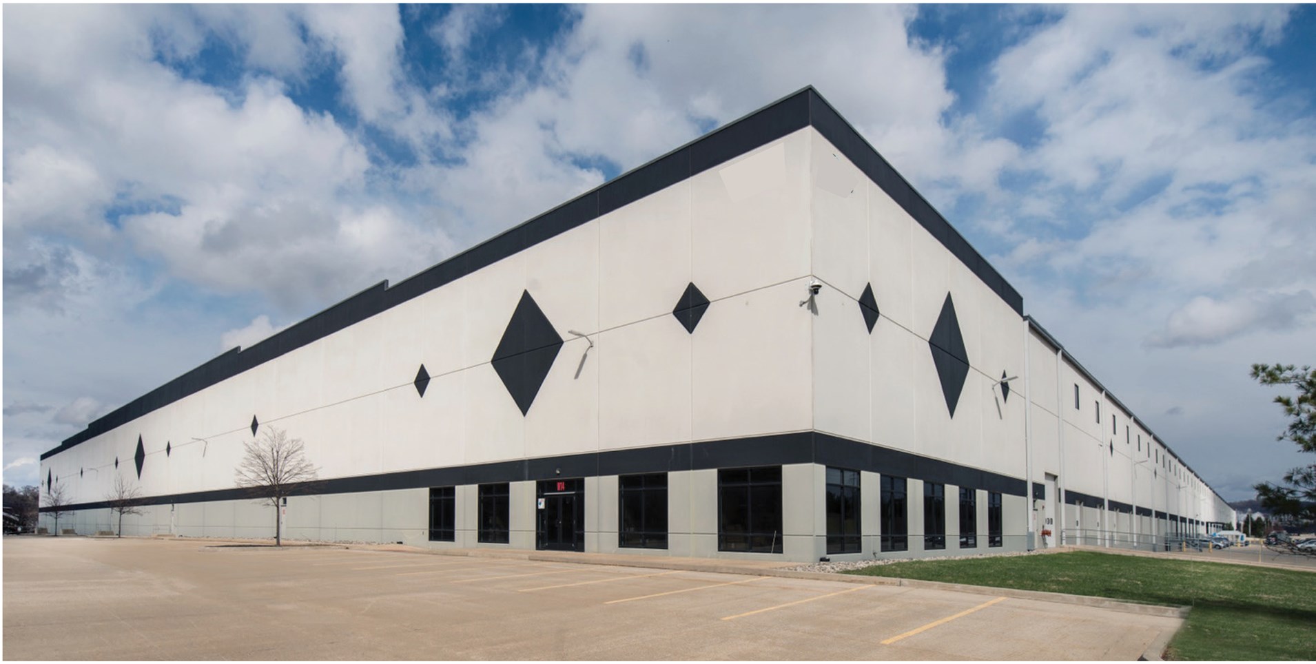 Enterprise distribution center liquidations