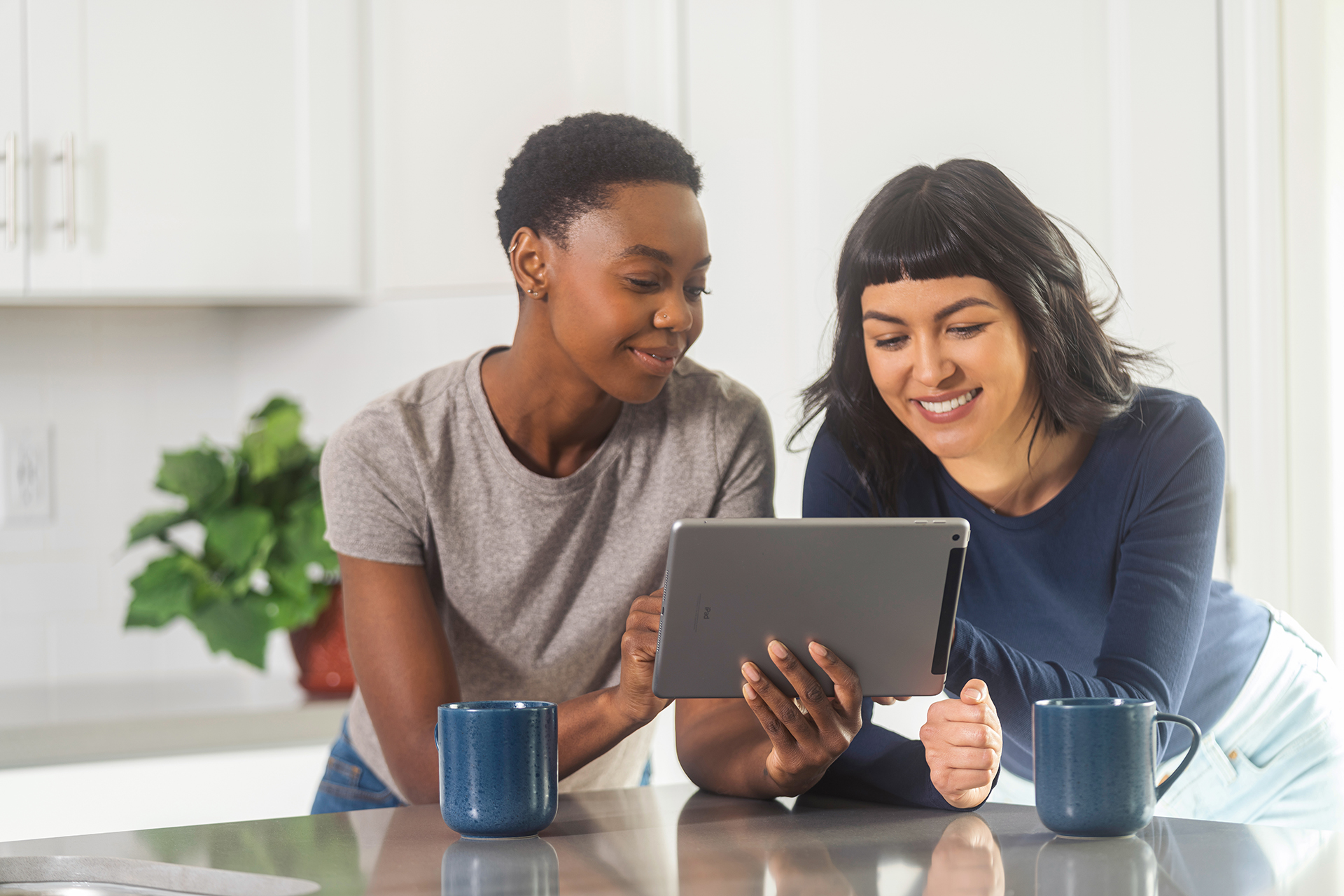 How to avoid getting scammed when renting homes online