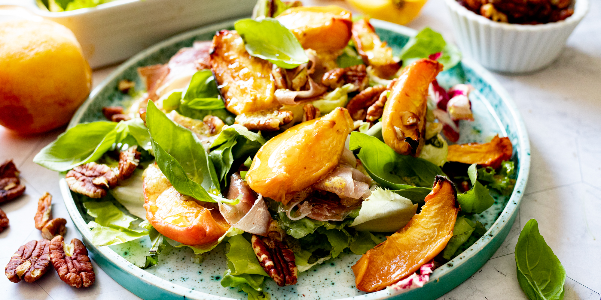 Netto Salatka Z Brzoskwiniami I Orzechami 2000X1000