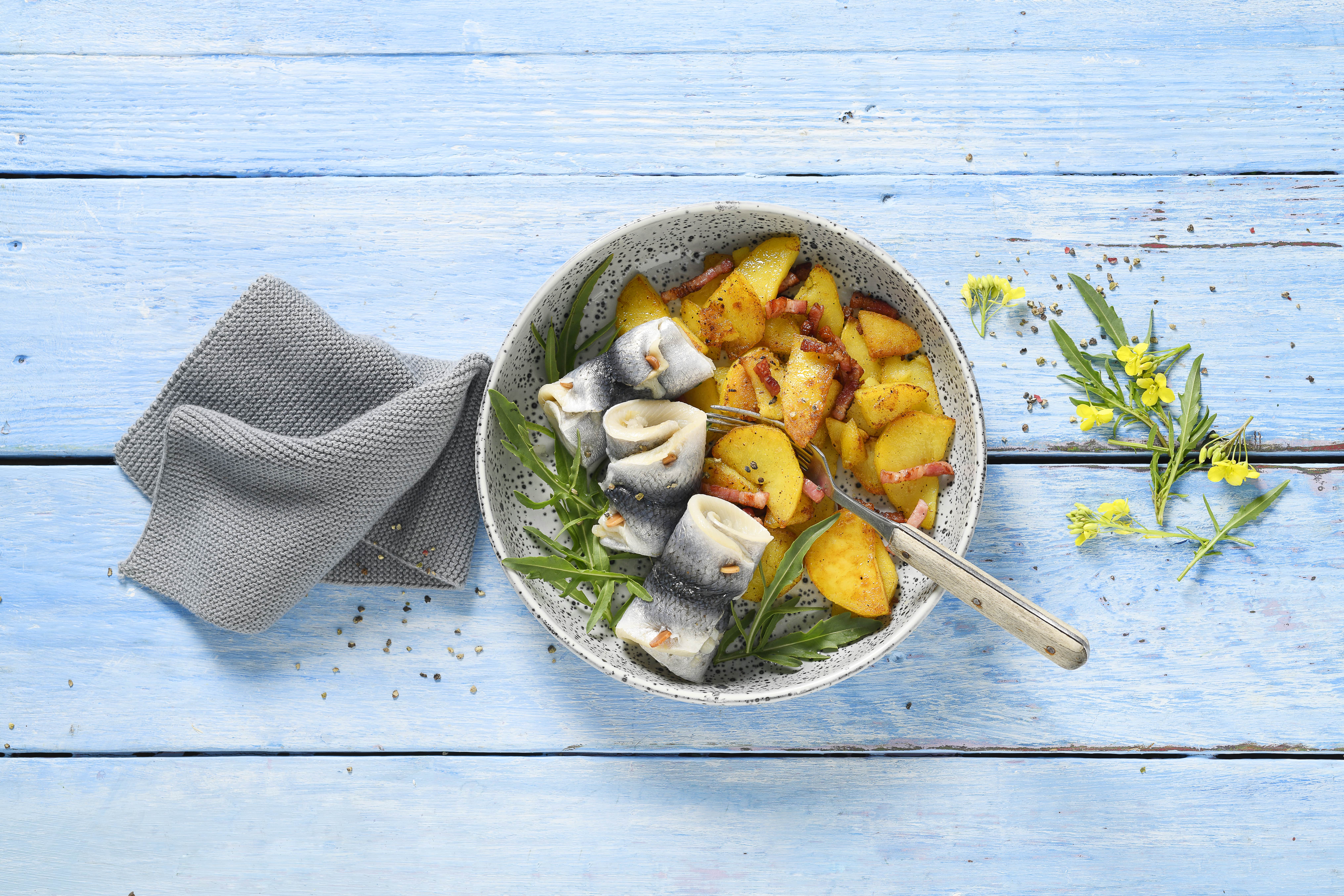 Rollmops Mit Bratkartoffeln Und Schinkenwürfeln