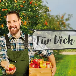 Netto Apfelbauer Mit Einem Regionalen Apfel In Der Hand