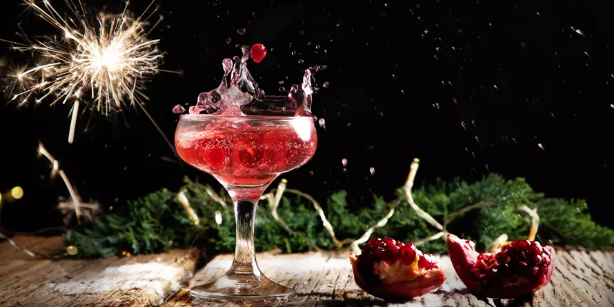 Rozpryskiwania Koktajl I Fajerwerki Na Nowy Rok Rozpryskiwania Koktajl I Fajerwerki Na Nowy Rok