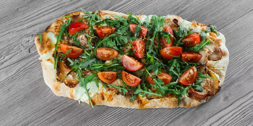 Scrocchiarella Gourmet Italian Cuisine Pinsa Romana Pinsa With Meat Arugula Tomatoes Cheese Scrocchiarella Gourmet Italian Cuisine Pinsa Romana Pinsa With Meat Arugula Tomatoes Cheese
