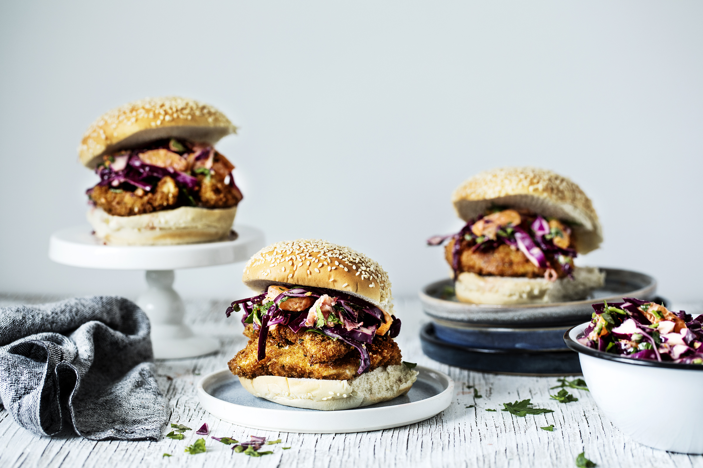 Fiskeburgere med appelsinslaw