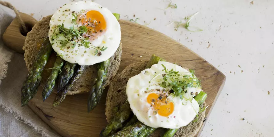 Szparagi Na 5 Sposobów Szybkie I Zdrowe Przepisy Na Wiosenny Obiad Szparagi Na 5 Sposobów Szybkie I Zdrowe Przepisy Na Wiosenny Obiad